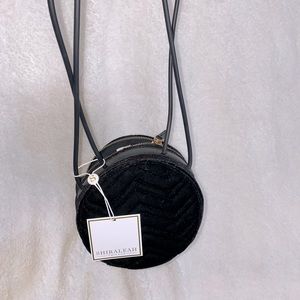 Black ShiraLeah Sadie around Crossbody